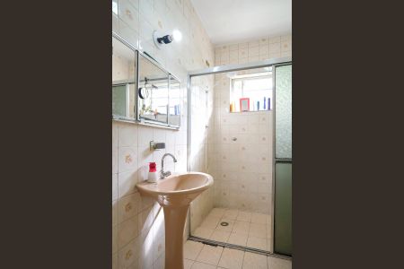 Casa à venda com 102m², 3 quartos e 2 vagasBanheiro