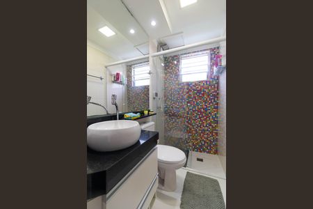 Apartamento à venda com 47m², 2 quartos e 1 vaga Apartamento à venda com 47m², 2 quartos e 1 vagaBanheiro