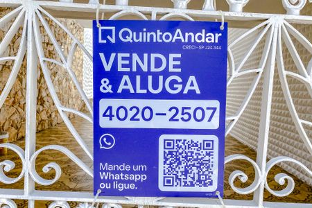 Casa à venda com 200m², 3 quartos e 4 vagasFachada e Plaquinha