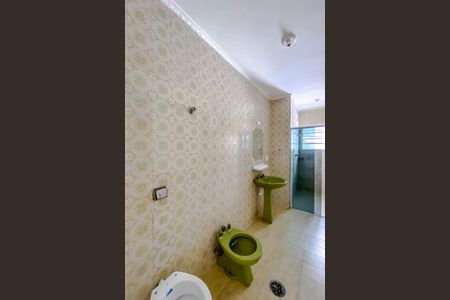 Casa à venda com 200m², 3 quartos e 4 vagasBanheiro da Suíte