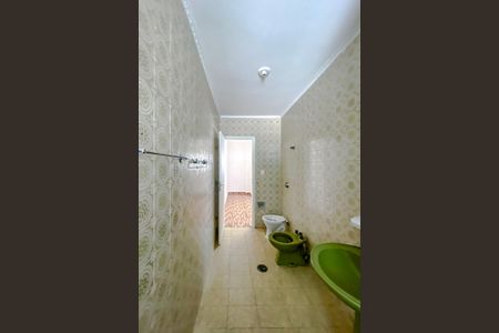 Casa à venda com 200m², 3 quartos e 4 vagasBanheiro da Suíte