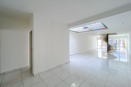 Casa à venda com 200m², 3 quartos e 4 vagasSala