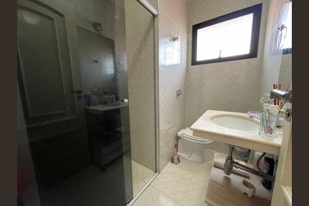 Casa à venda com 204m², 3 quartos e 2 vagas Casa à venda com 204m², 3 quartos e 2 vagasBanheiro Social