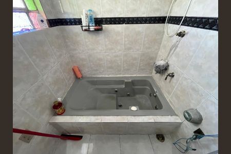 Casa à venda com 204m², 3 quartos e 2 vagas Casa à venda com 204m², 3 quartos e 2 vagasBanheiro Suíte 1