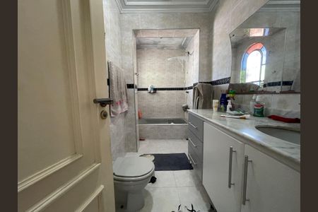 Casa à venda com 204m², 3 quartos e 2 vagas Casa à venda com 204m², 3 quartos e 2 vagasBanheiro Suíte 1