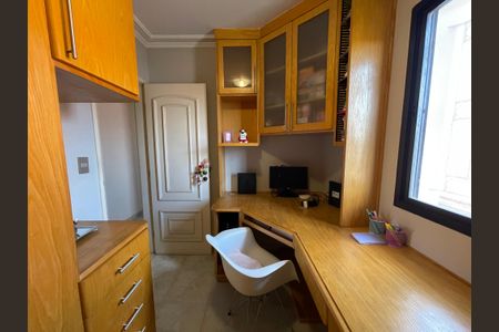 Casa à venda com 204m², 3 quartos e 2 vagas Casa à venda com 204m², 3 quartos e 2 vagasQuarto