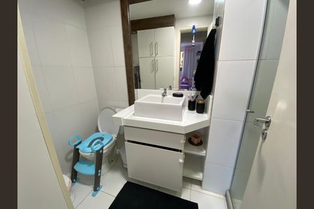 Apartamento à venda com 62m², 2 quartos e 1 vaga Apartamento à venda com 62m², 2 quartos e 1 vagaBanheiro
