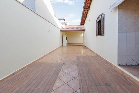 Casa para alugar com 300m², 4 quartos e 4 vagas Casa para alugar com 300m², 4 quartos e 4 vagasÁrea Externa