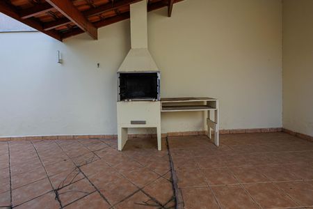 Casa para alugar com 300m², 4 quartos e 4 vagas Casa para alugar com 300m², 4 quartos e 4 vagasÁrea Externa