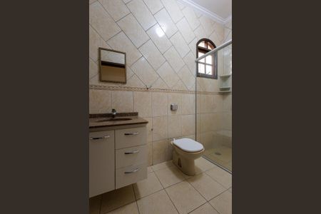 Casa para alugar com 300m², 4 quartos e 4 vagas Casa para alugar com 300m², 4 quartos e 4 vagasBanheiro Social