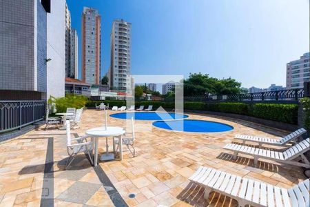 Apartamento à venda com 101m², 2 quartos e 2 vagas Apartamento à venda com 101m², 2 quartos e 2 vagasÁrea comum - Piscina