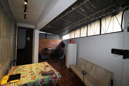 Casa à venda com 280m², 3 quartos e 2 vagasGaragem