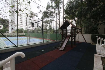 Apartamento à venda com 138m², 3 quartos e 2 vagasÁrea comum - Playground