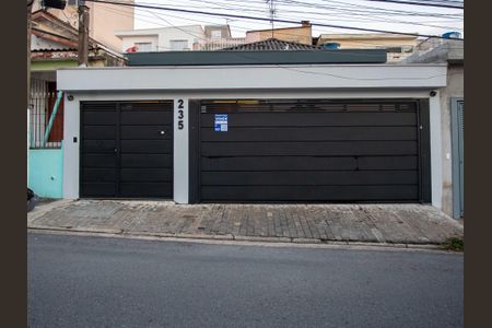 Casa à venda com 155m², 2 quartos e 2 vagasFachada + Placa 