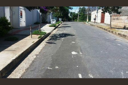 Casa à venda com 290m², 4 quartos e 4 vagas