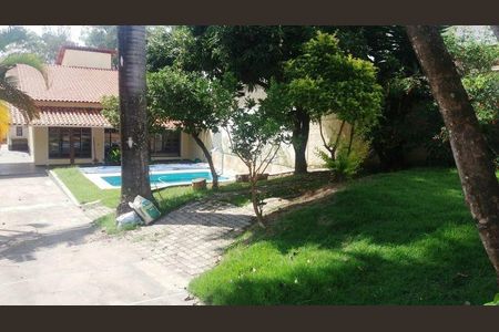 Casa à venda com 290m², 4 quartos e 4 vagas