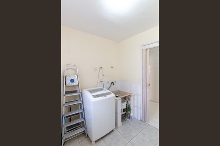 Casa à venda com 240m², 2 quartos e 4 vagas Casa à venda com 240m², 2 quartos e 4 vagasÁrea de Serviço