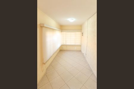 Casa à venda com 240m², 2 quartos e 4 vagas Casa à venda com 240m², 2 quartos e 4 vagasSala