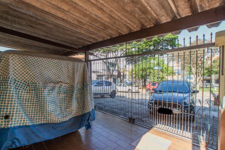 Casa à venda com 240m², 2 quartos e 4 vagas Casa à venda com 240m², 2 quartos e 4 vagasGaragem