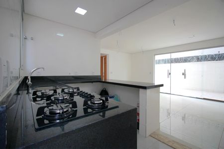 Apartamento à venda com 65m², 2 quartos e 2 vagas Apartamento à venda com 65m², 2 quartos e 2 vagasCozinha