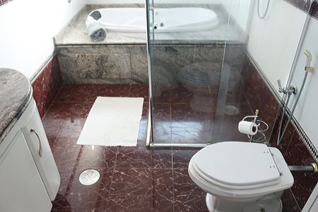 Casa à venda com 423m², 3 quartos e 6 vagasBanheiro da Suíte 1