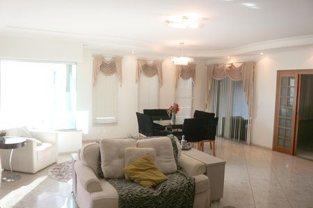 Casa à venda com 423m², 3 quartos e 6 vagasSala