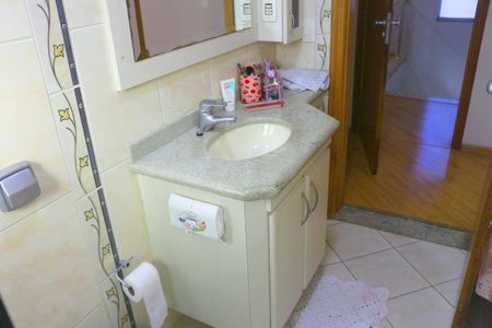 Casa à venda com 423m², 3 quartos e 6 vagasBanheiro da Suíte 2