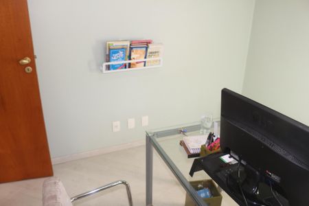 Casa à venda com 423m², 3 quartos e 6 vagasEscritório