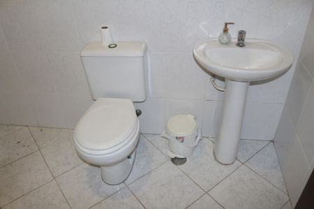 Casa à venda com 423m², 3 quartos e 6 vagasBanheiro 1