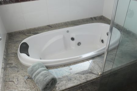 Casa à venda com 423m², 3 quartos e 6 vagasBanheiro da Suíte 1