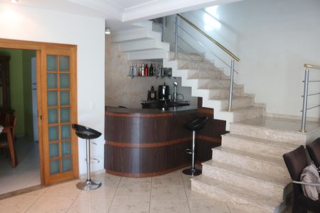 Casa à venda com 423m², 3 quartos e 6 vagasSala