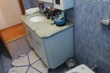 Casa à venda com 423m², 3 quartos e 6 vagasBanheiro 2