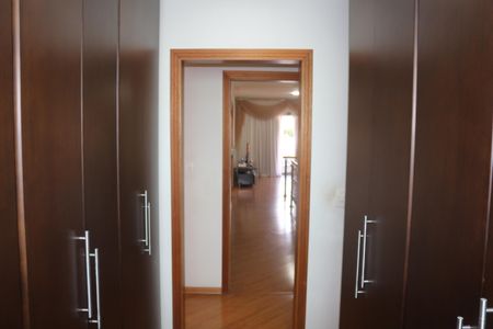 Casa à venda com 423m², 3 quartos e 6 vagasCloset da suíte 1