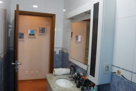 Casa à venda com 423m², 3 quartos e 6 vagasBanheiro 2