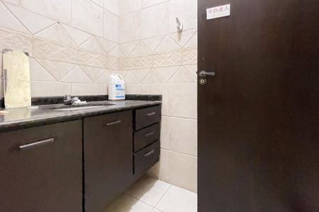 Casa à venda com 300m², 4 quartos e 4 vagas Casa à venda com 300m², 4 quartos e 4 vagasBanheiro - Suíte
