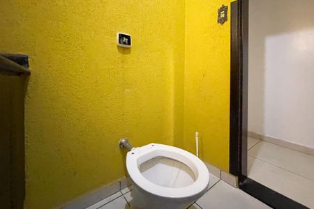 Casa à venda com 300m², 4 quartos e 4 vagas Casa à venda com 300m², 4 quartos e 4 vagasLavabo