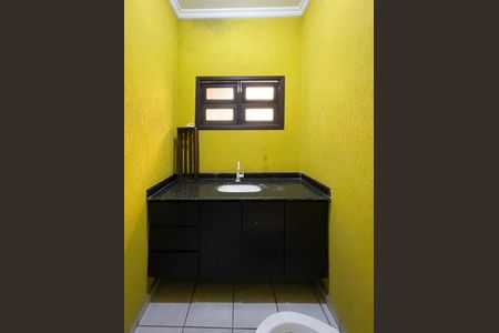 Casa à venda com 300m², 4 quartos e 4 vagas Casa à venda com 300m², 4 quartos e 4 vagasLavabo