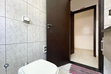 Casa à venda com 300m², 4 quartos e 4 vagas Casa à venda com 300m², 4 quartos e 4 vagasBanheiro - Suíte 1