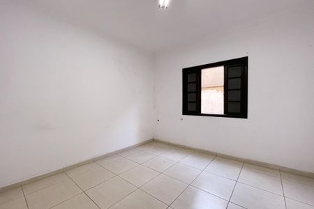 Casa à venda com 300m², 4 quartos e 4 vagas Casa à venda com 300m², 4 quartos e 4 vagasQuarto