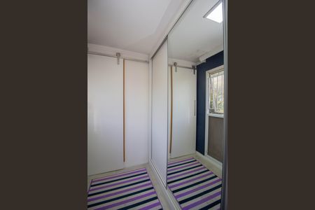 Apartamento à venda com 74m², 2 quartos e 1 vaga Apartamento à venda com 74m², 2 quartos e 1 vagaCloset do Quarto 2