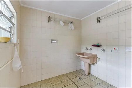 Casa à venda com 300m², 3 quartos e 2 vagasLavanderia