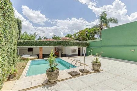 Casa à venda com 300m², 3 quartos e 2 vagasPiscina