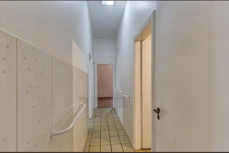 Casa à venda com 300m², 3 quartos e 2 vagasCorredor 