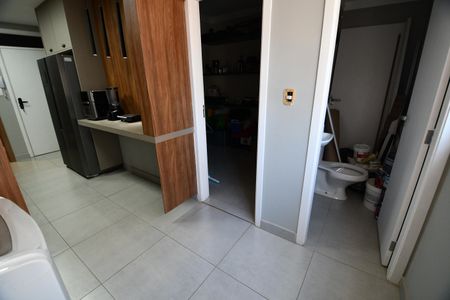 Apartamento à venda com 138m², 3 quartos e 1 vagaÁrea de Serviço