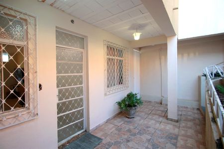 Casa à venda com 139m², 4 quartos e 1 vagaVaranda Entrada