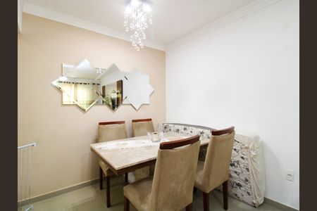 Casa de condomínio à venda com 115m², 2 quartos e 2 vagasSala