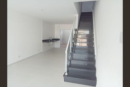 Casa à venda com 160m², 3 quartos e 2 vagasFoto 02