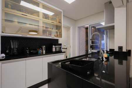 Apartamento à venda com 120m², 3 quartos e 2 vagas Apartamento à venda com 120m², 3 quartos e 2 vagasCozinha