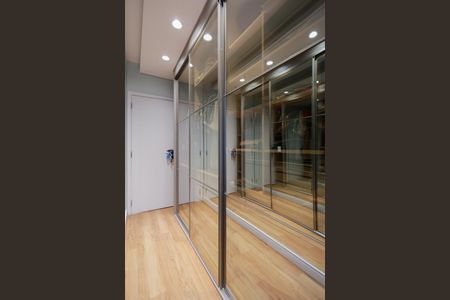 Apartamento à venda com 120m², 3 quartos e 2 vagas Apartamento à venda com 120m², 3 quartos e 2 vagasCloset da suíte 1