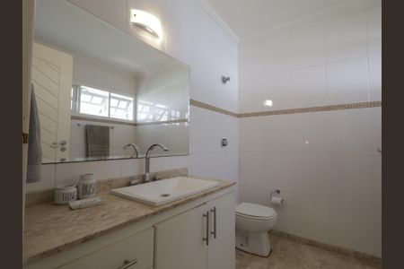 Casa à venda com 351m², 3 quartos e 3 vagasBanheiro